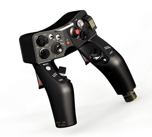 Flygplanskontroll med rattar och knappar.