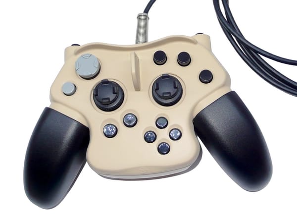 Beige spelkontroll med kabel