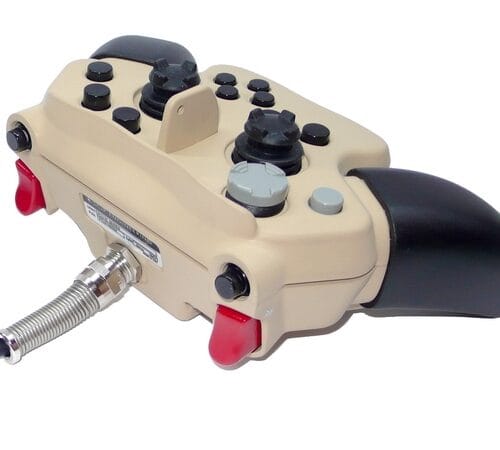 Spelkontroll med flera knappar och spakar.